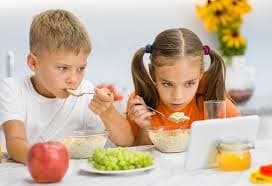 Childrens Mealtime