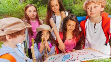 How to Encourage Preteens to Explore Their Interests Through Clubs and Extracurricular Activities